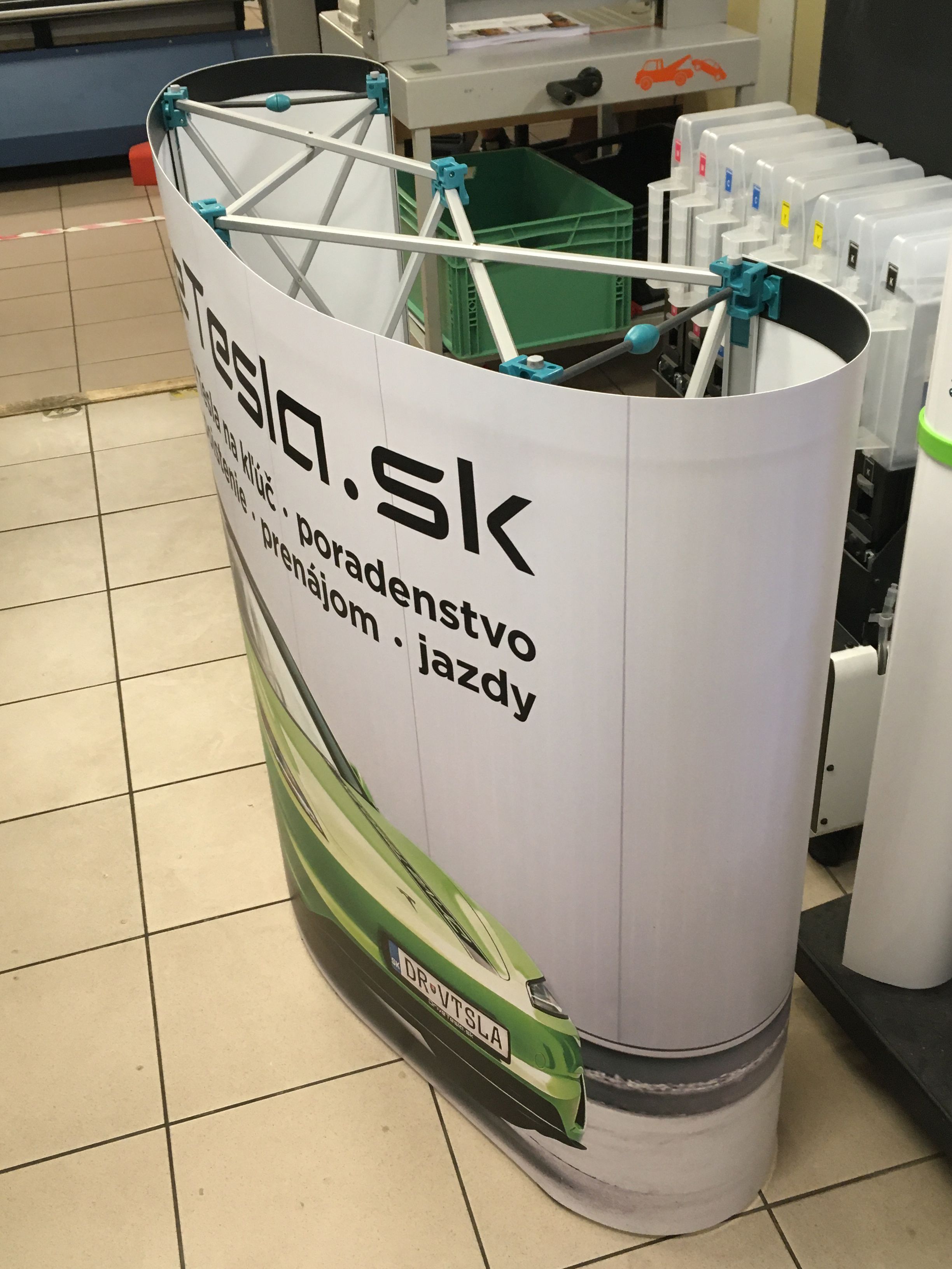 konštrukcia stolíka