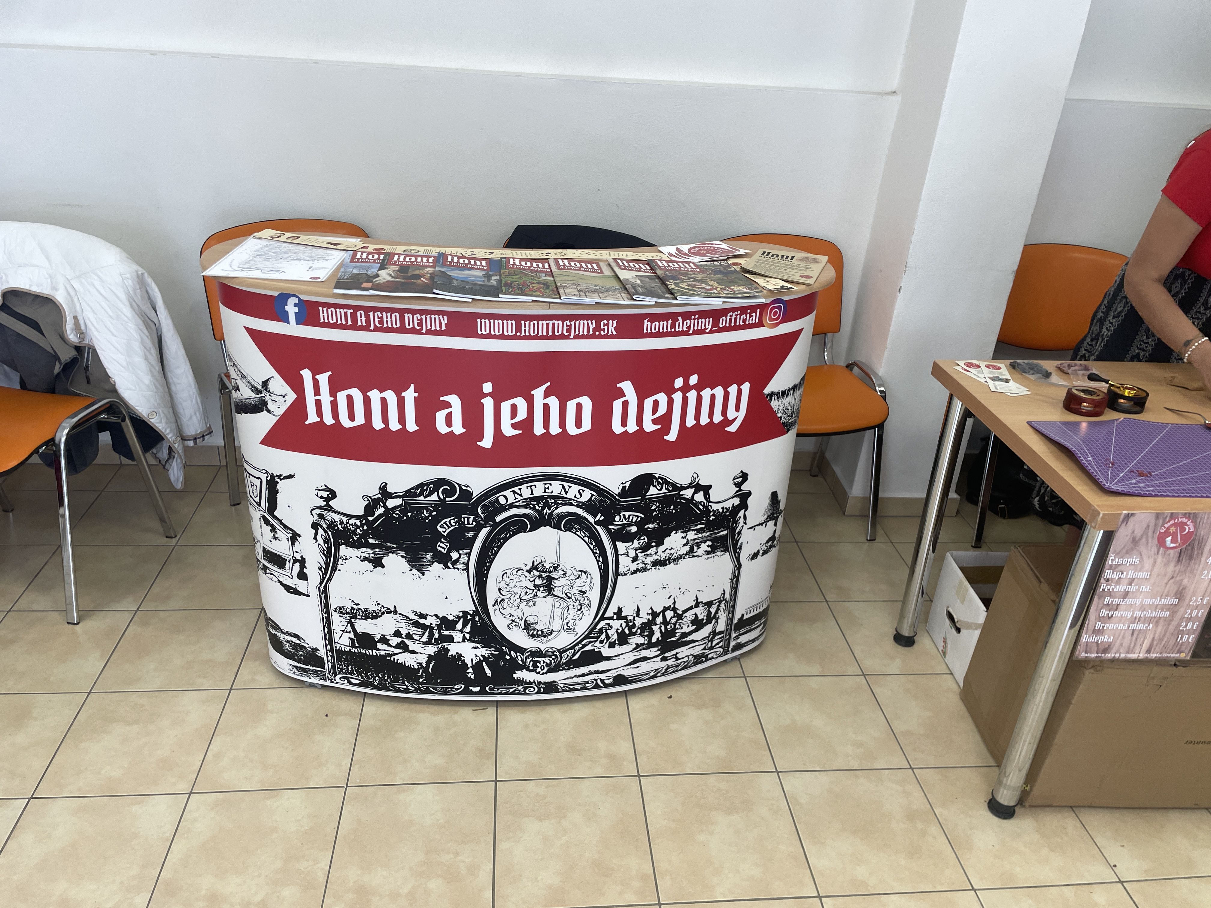 prezentačný stolík hont a jeho dejiny