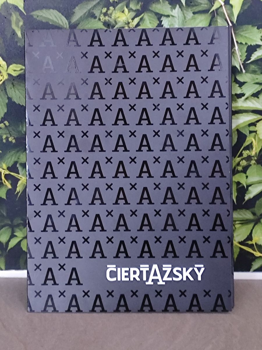 Zakladač s parciálnym lakom