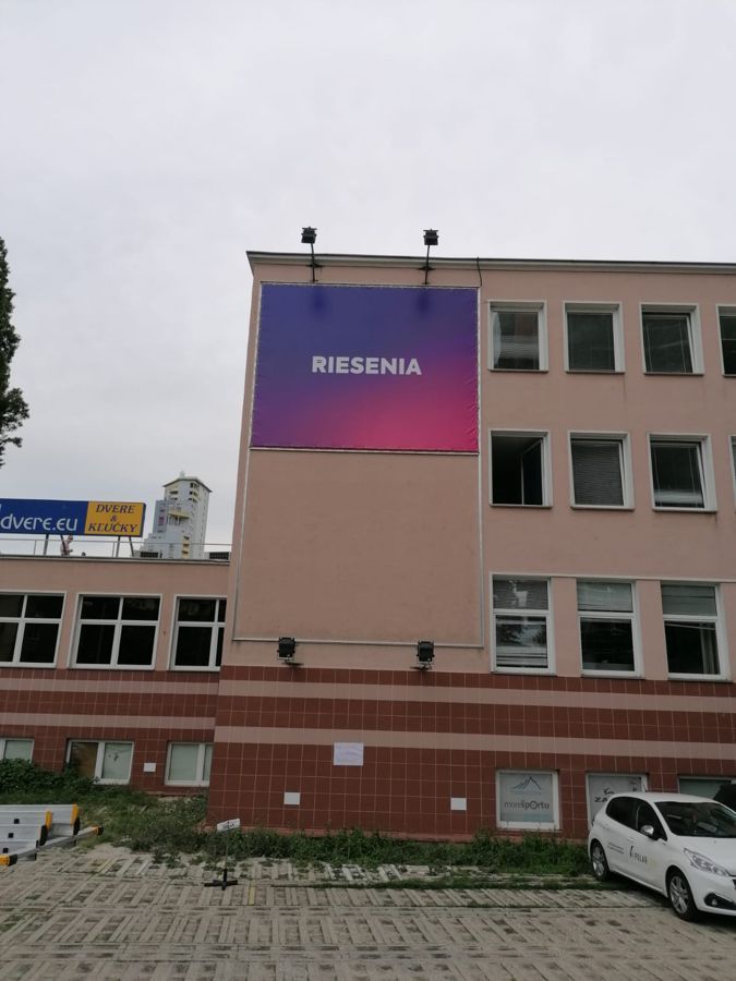 tlač a montáž banneru pre riesenia.com