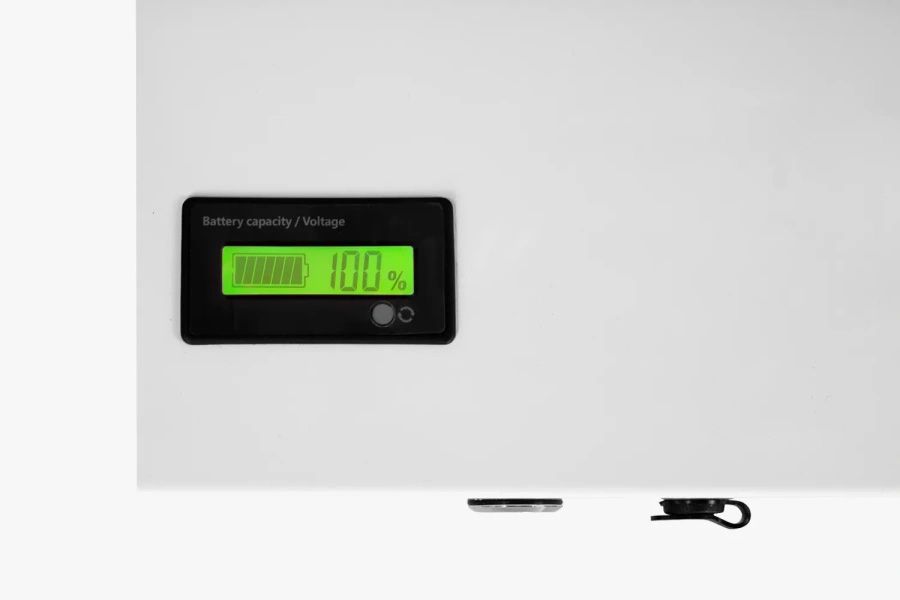 Displej integrovanej batérie LED boxu