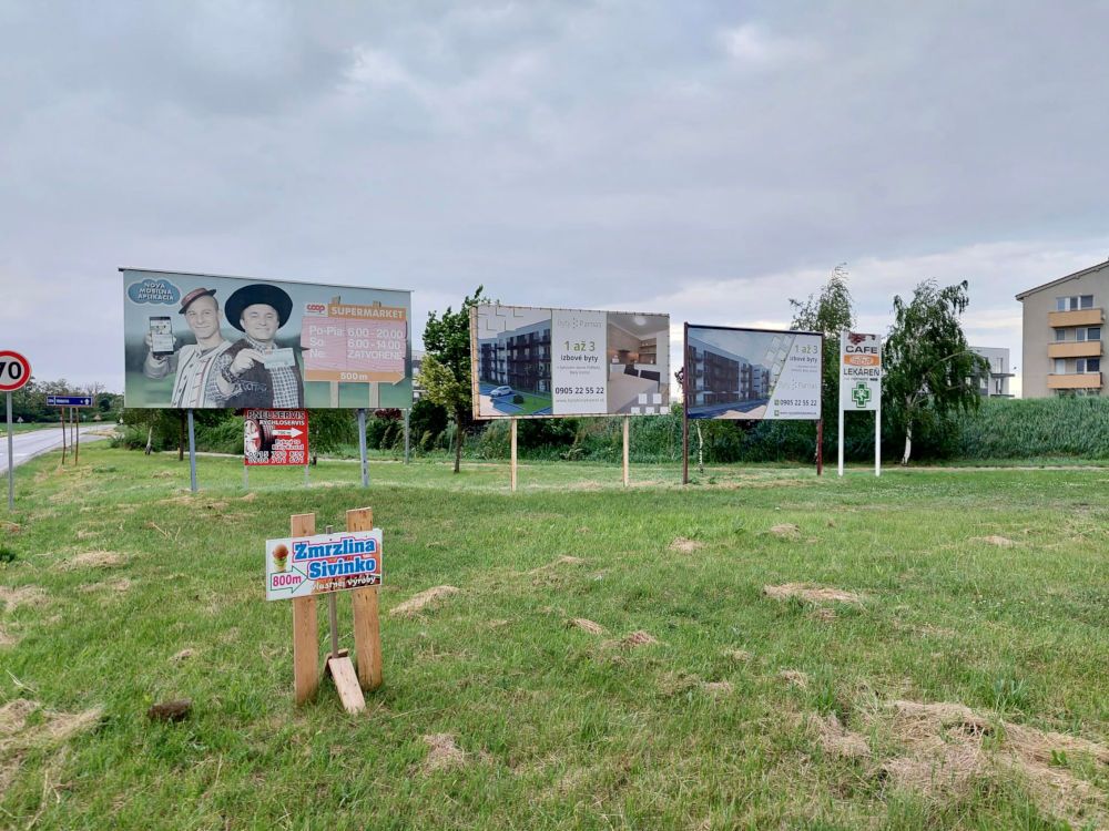lepenie billboardov