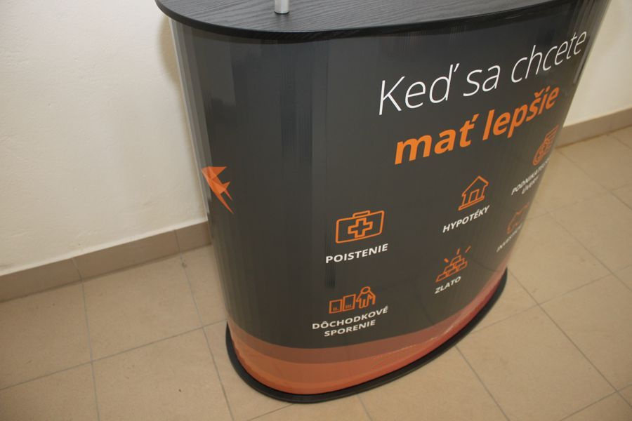 promo stolík pre banku