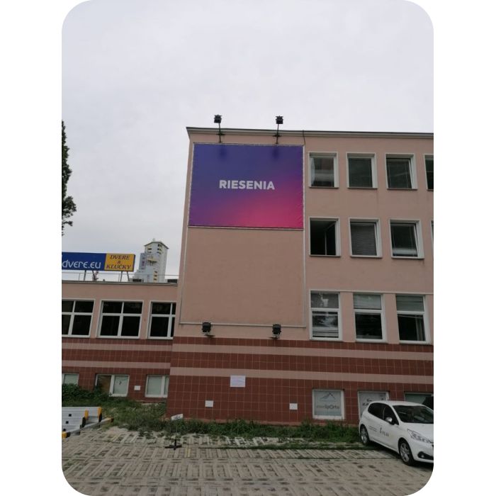 tlač a montáž banneru pre riesenia.com