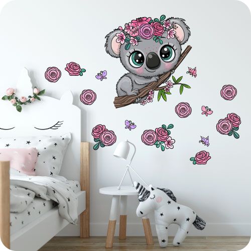 koala s kvitkami a motýľmi