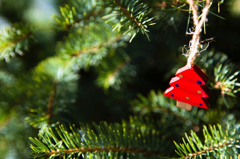  Vianočná ozdoba v tvare stromčeka z dreva