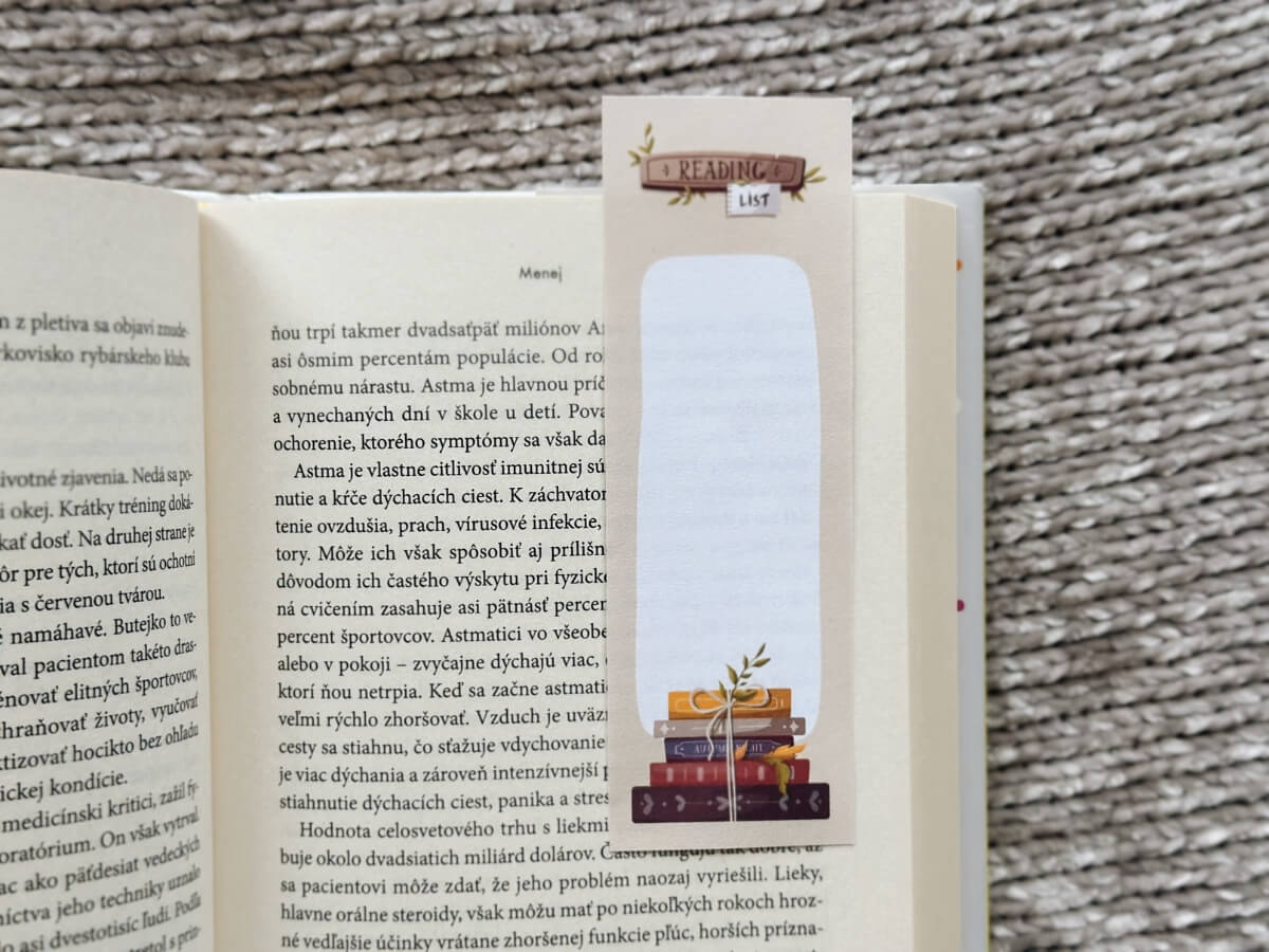 Vytlačená záložka do knihy s motívom kníh.